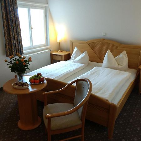 Hotel Lindenhof / Gastehaus An Der Teufelsmauer à Thale Extérieur photo