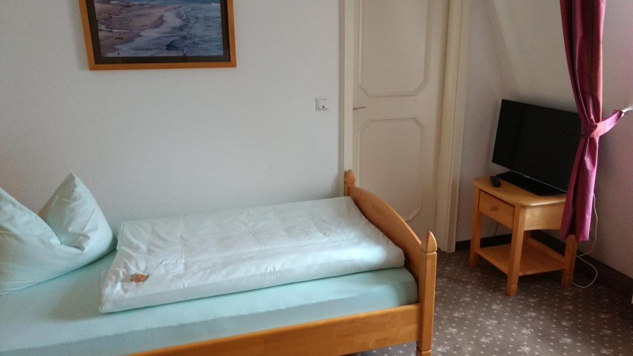 Hotel Lindenhof / Gastehaus An Der Teufelsmauer à Thale Extérieur photo