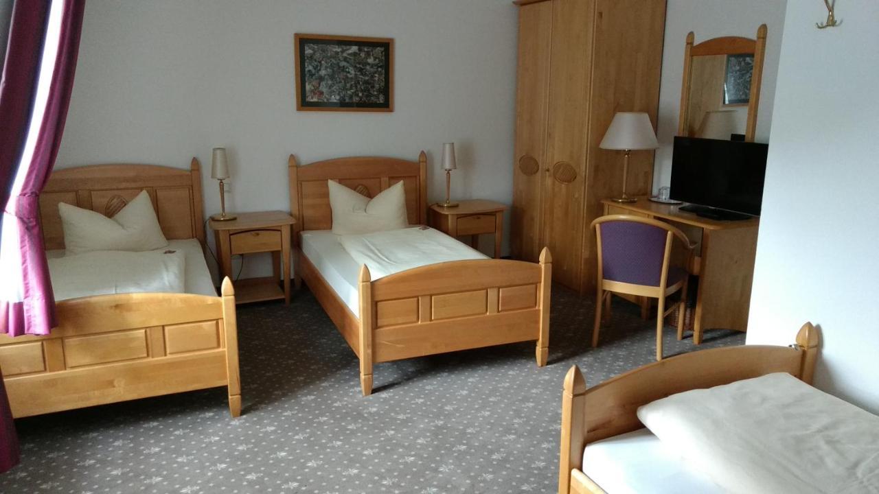 Hotel Lindenhof / Gastehaus An Der Teufelsmauer à Thale Extérieur photo