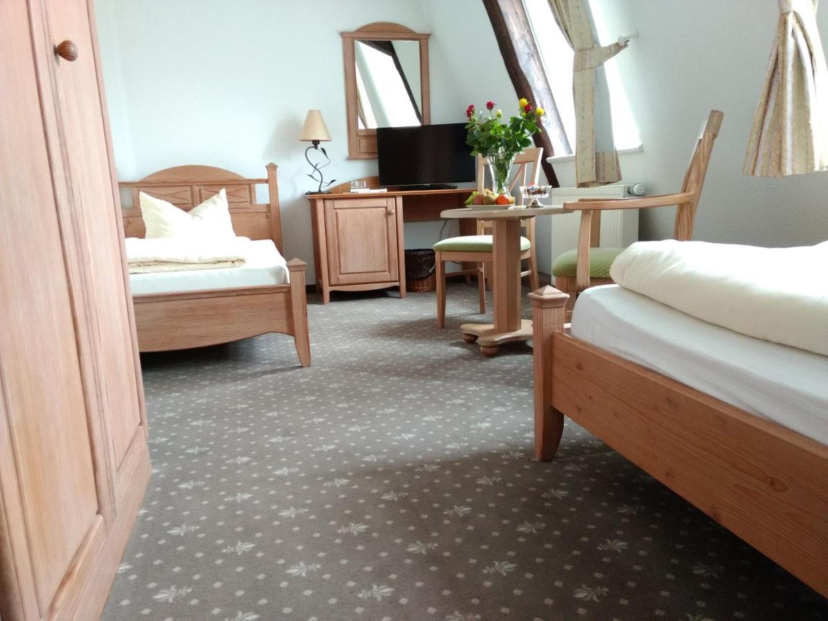Hotel Lindenhof / Gastehaus An Der Teufelsmauer à Thale Extérieur photo
