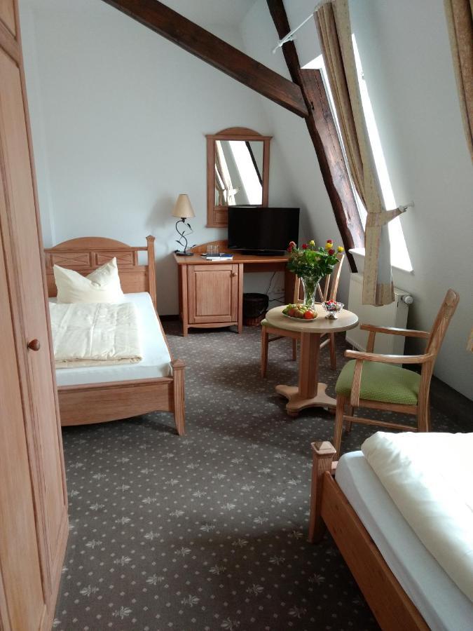 Hotel Lindenhof / Gastehaus An Der Teufelsmauer à Thale Extérieur photo
