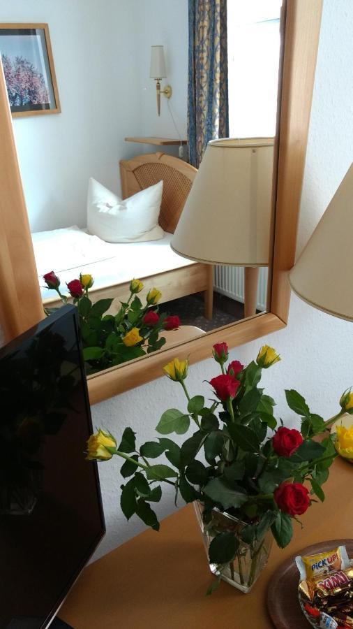 Hotel Lindenhof / Gastehaus An Der Teufelsmauer à Thale Extérieur photo
