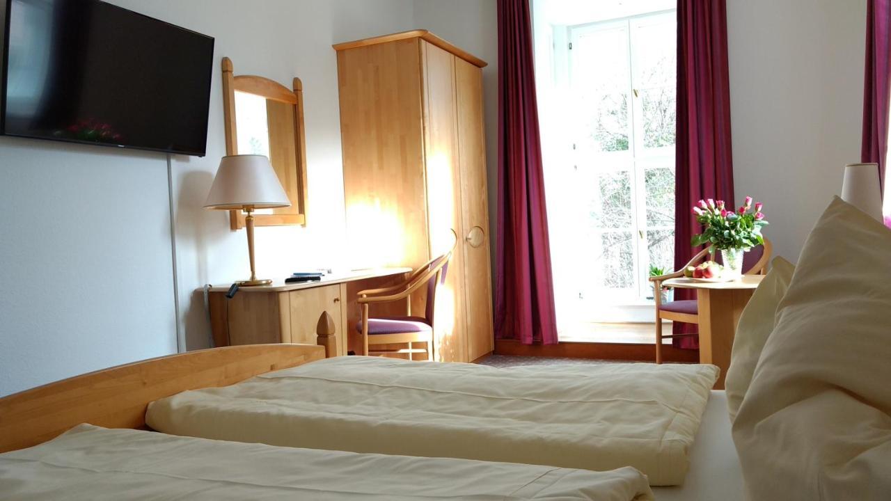 Hotel Lindenhof / Gastehaus An Der Teufelsmauer à Thale Extérieur photo
