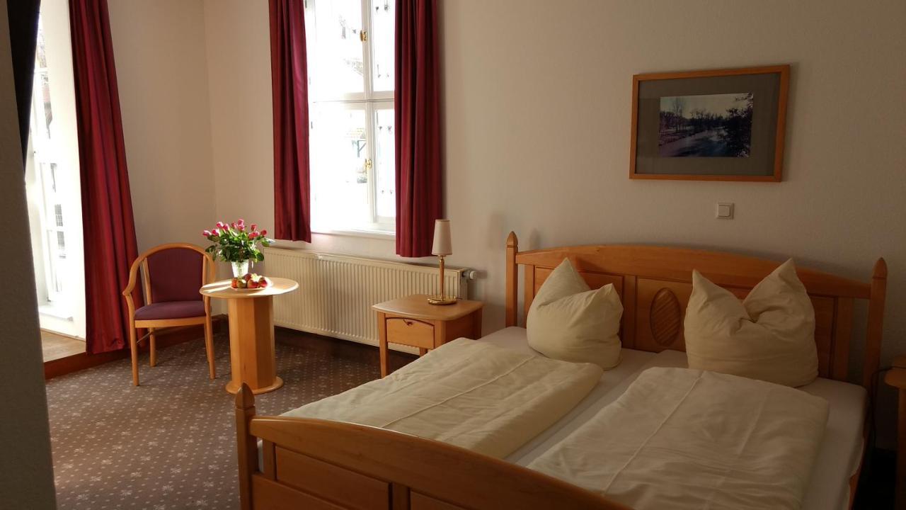 Hotel Lindenhof / Gastehaus An Der Teufelsmauer à Thale Extérieur photo